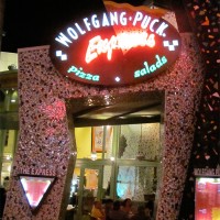 Wolfgang Puck Express dining review