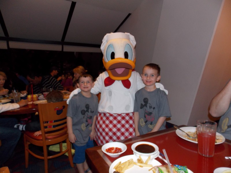 Chef Mickey's dining with food allergies