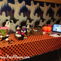 Food Allergy Kids of Atlanta Halloween table