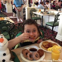 Crystal Palace dining with dairy and nut allergies